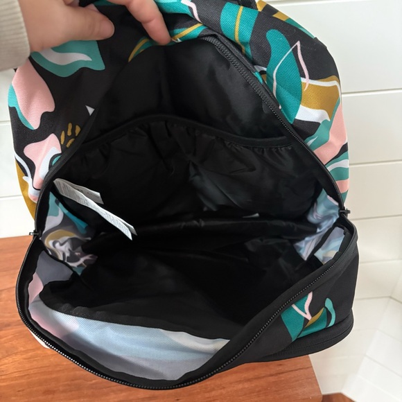 New Roxy Here You Are 24L Medium Backpack Black Floral Striped Laptop Pocket - Picture 5 of 8